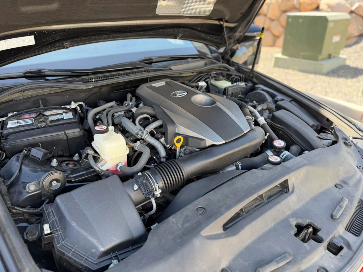 2017 Lexus IS 200t - Photo 46
