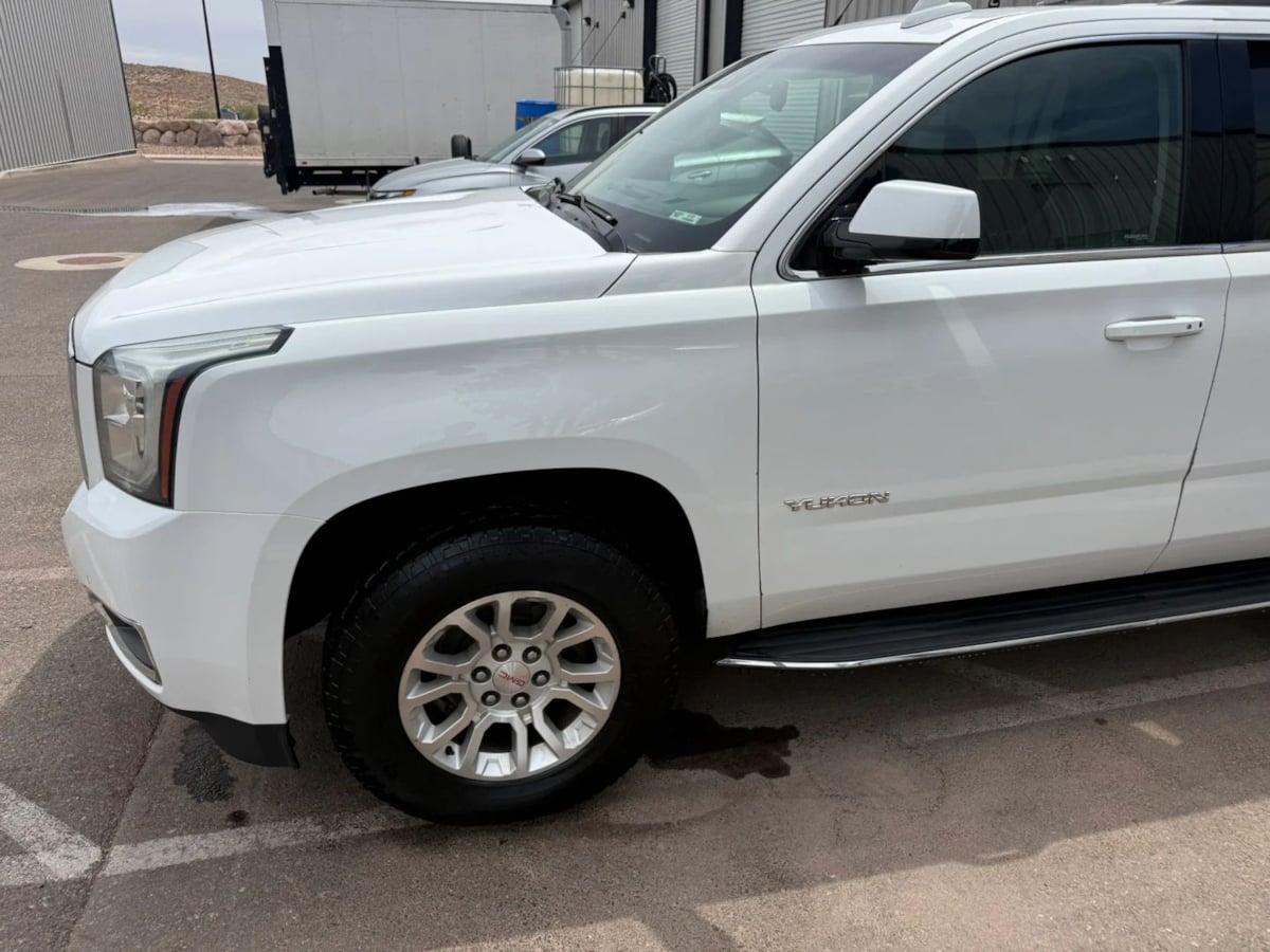 Photo 3 of this GMC Yukon