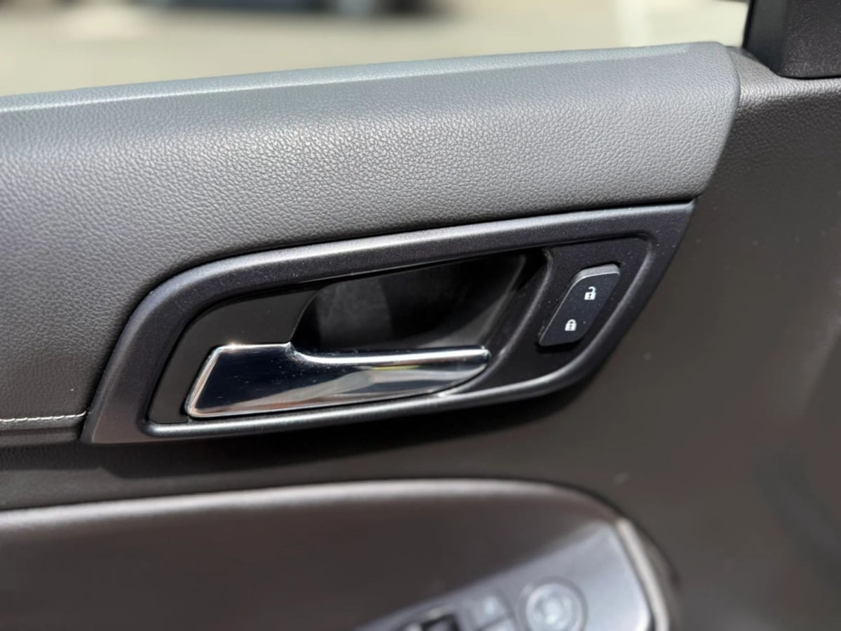 Photo 16 of this GMC Yukon
