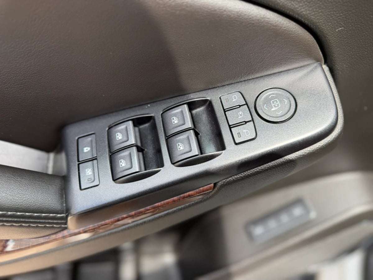 Photo 17 of this GMC Yukon