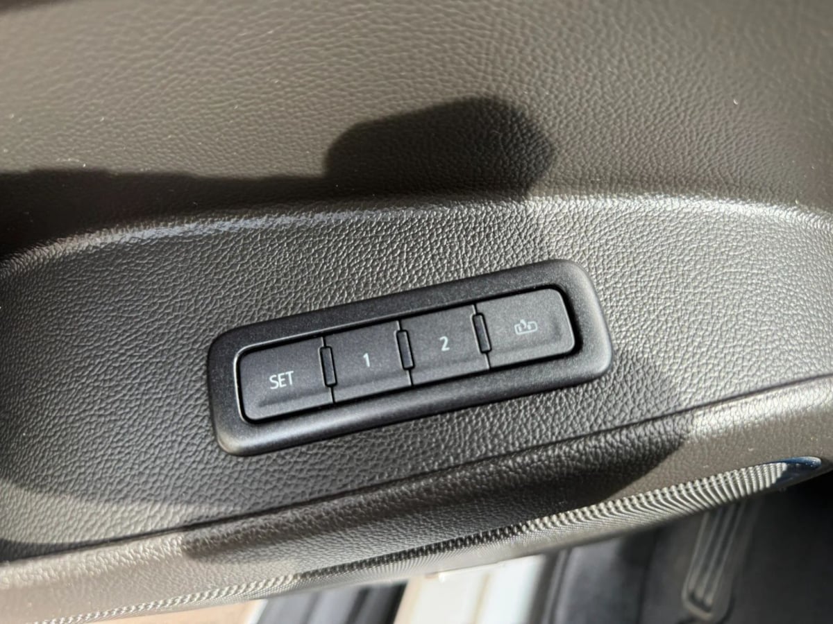 Photo 19 of this GMC Yukon