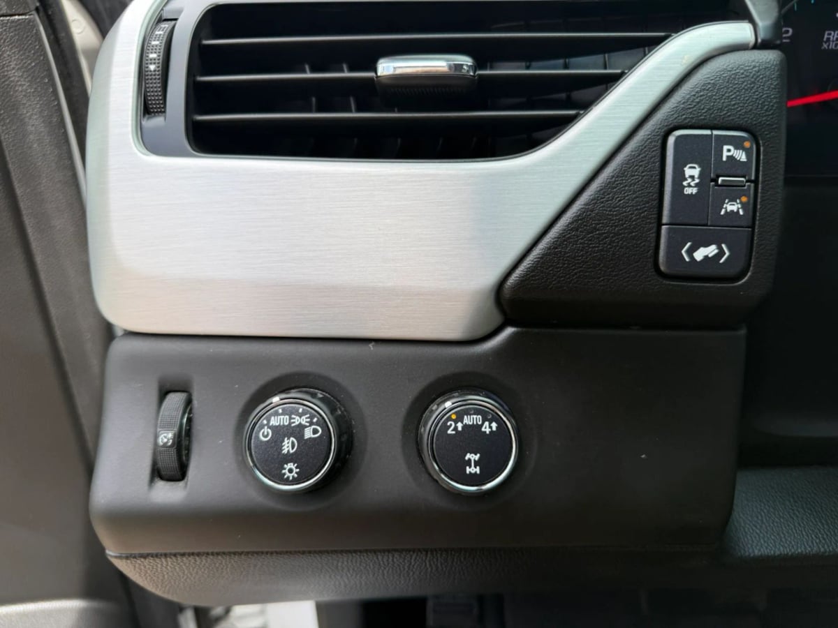 Photo 29 of this GMC Yukon