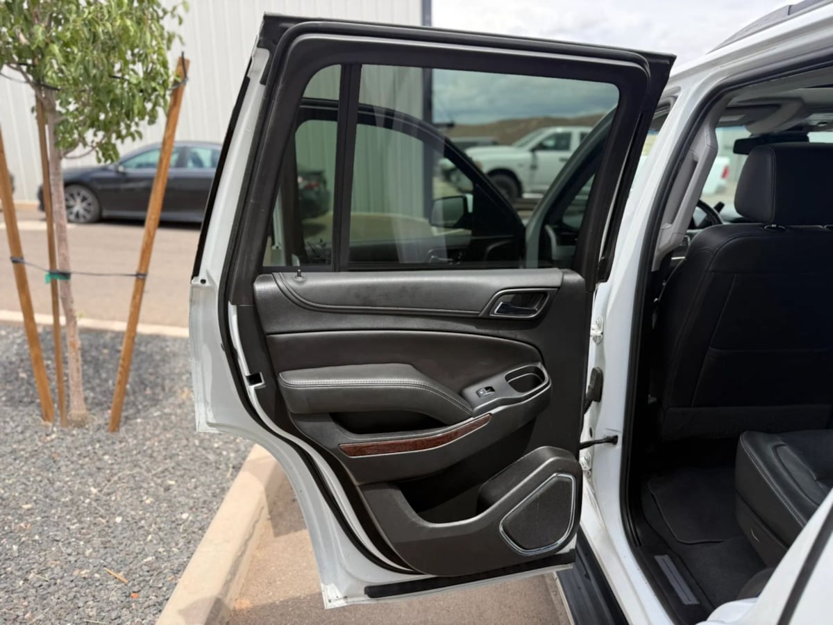 Photo 37 of this GMC Yukon