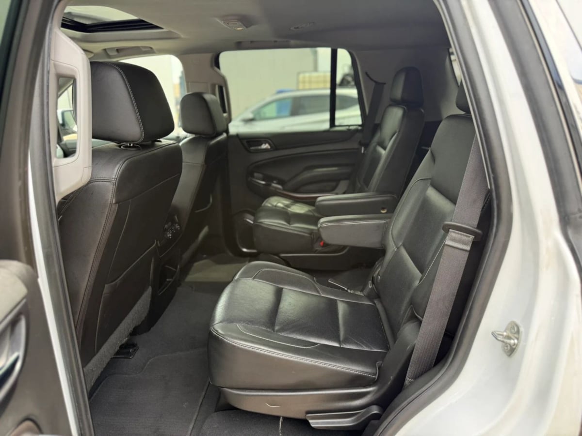 Photo 39 of this GMC Yukon