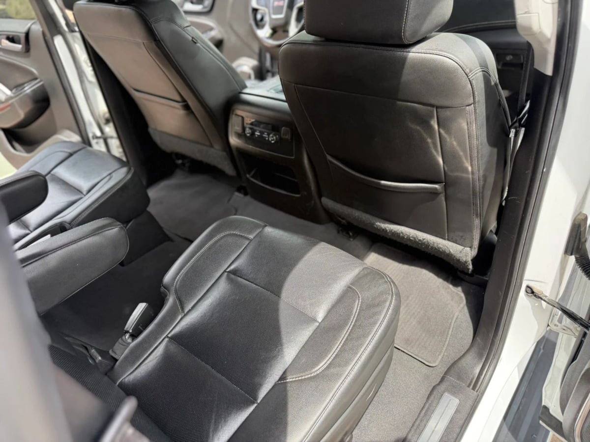 Photo 49 of this GMC Yukon