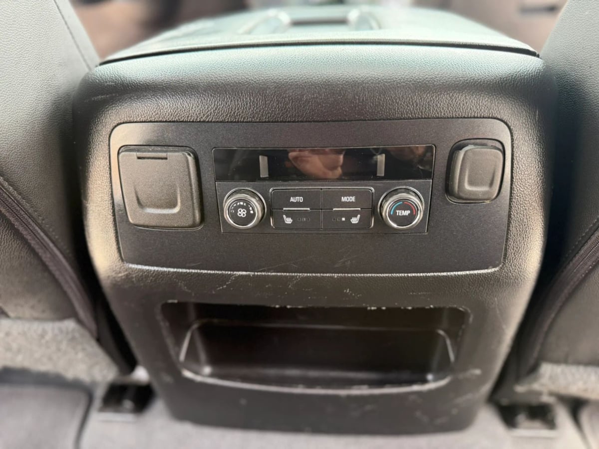 Photo 52 of this GMC Yukon