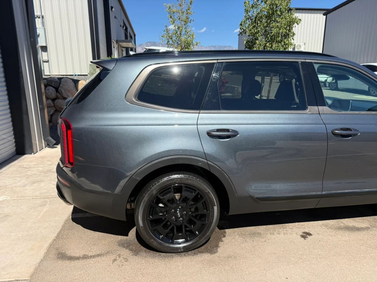 Photo 10 of this Kia Telluride