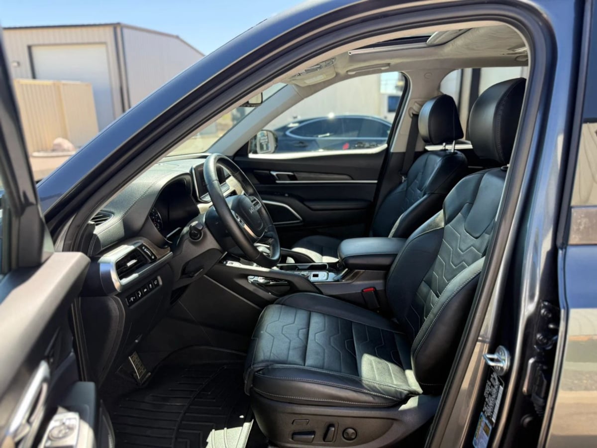 Photo 22 of this Kia Telluride