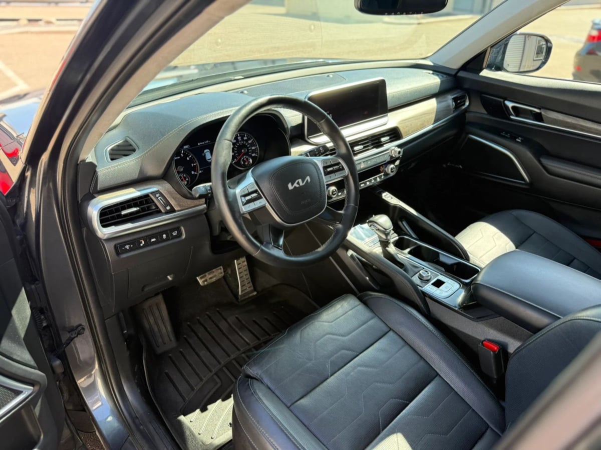 Photo 23 of this Kia Telluride