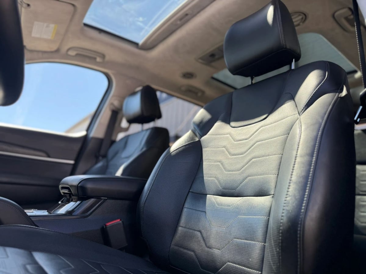 Photo 26 of this Kia Telluride