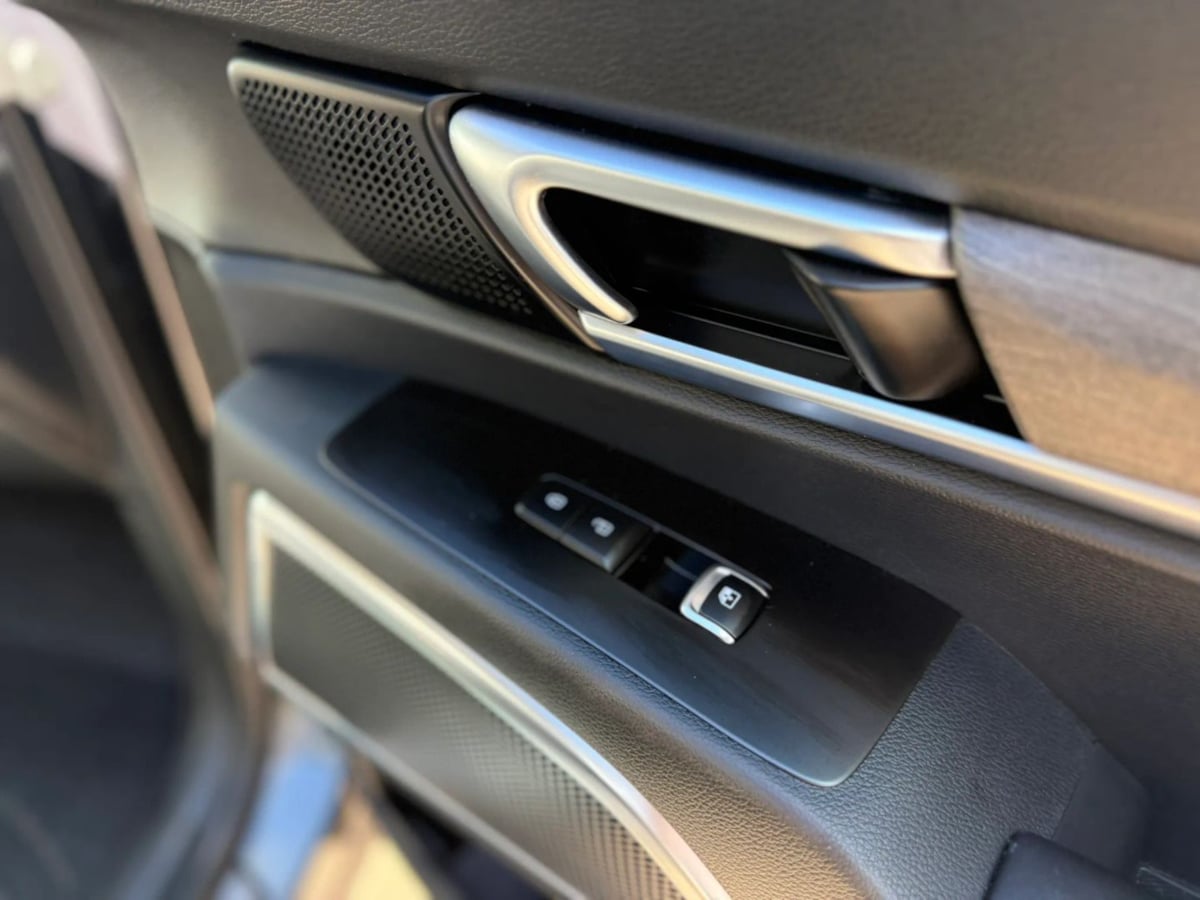 Photo 75 of this Kia Telluride