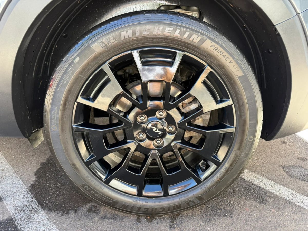 Photo 95 of this Kia Telluride