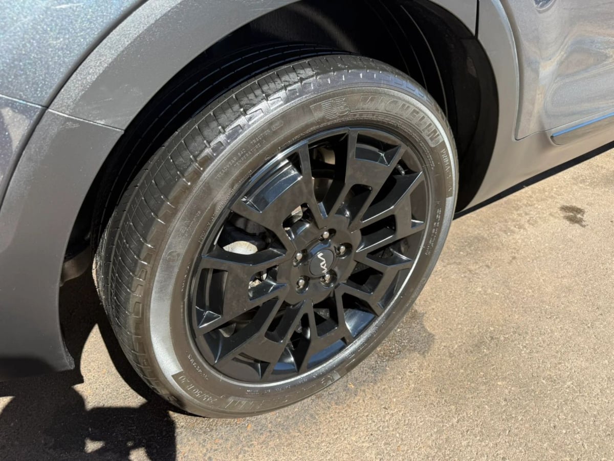 Photo 96 of this Kia Telluride