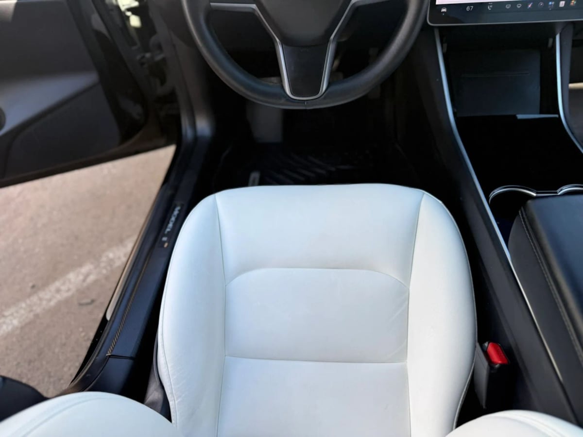 Photo 41 of this Tesla Model 3