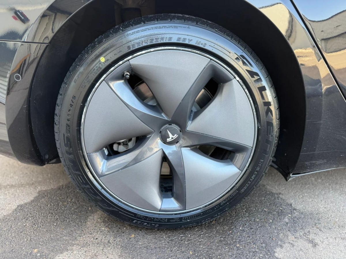 Photo 73 of this Tesla Model 3