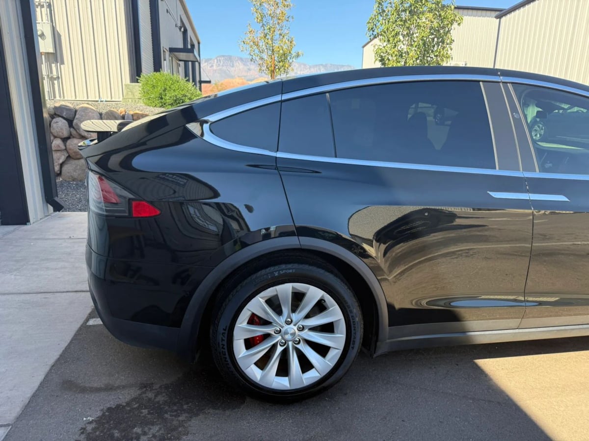 Photo 9 of this Tesla Model X
