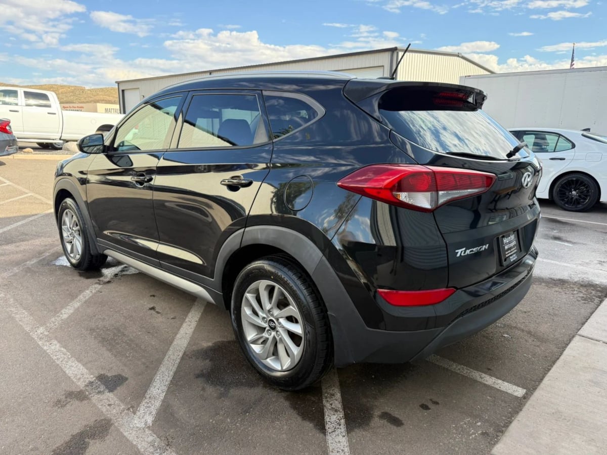 Photo 4 of this Hyundai Tucson