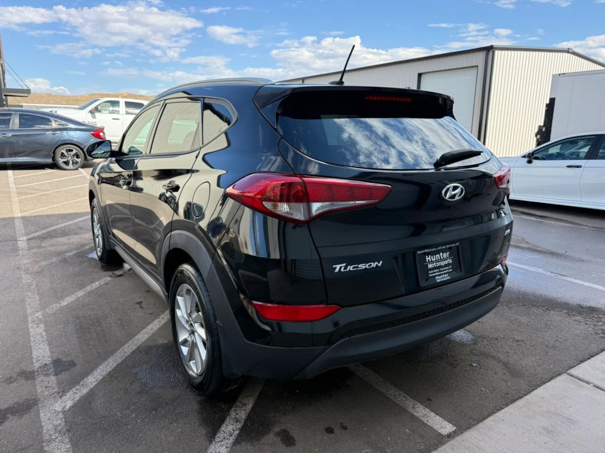 Photo 5 of this Hyundai Tucson