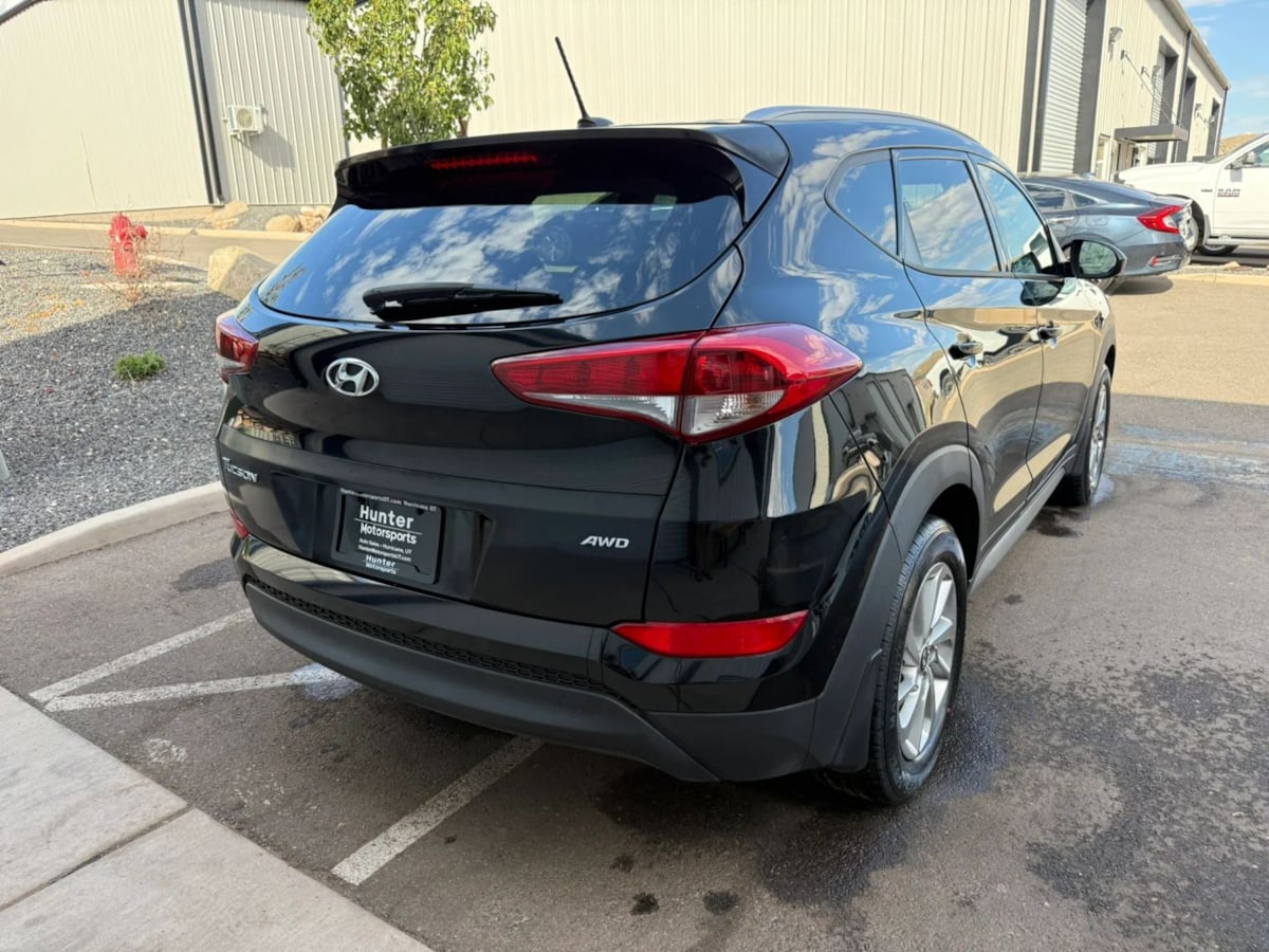 Photo 7 of this Hyundai Tucson