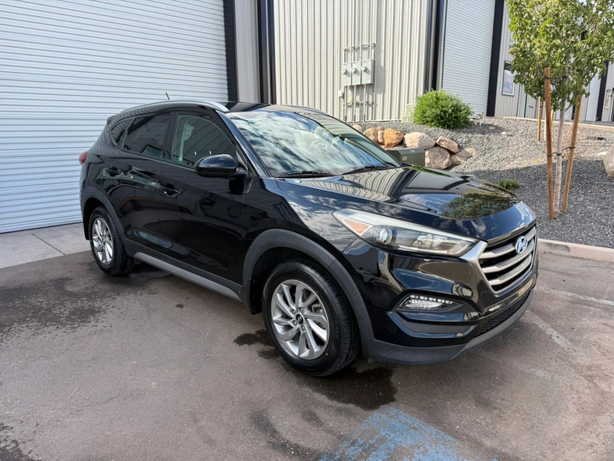 Photo 11 of this Hyundai Tucson
