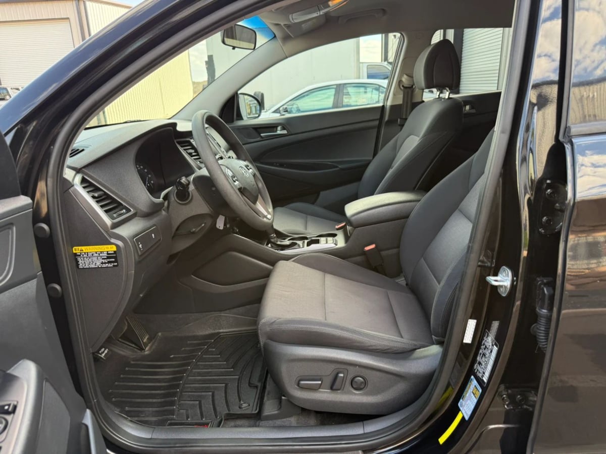 Photo 14 of this Hyundai Tucson