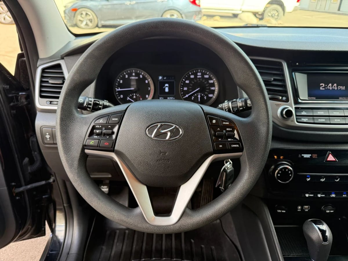 Photo 19 of this Hyundai Tucson