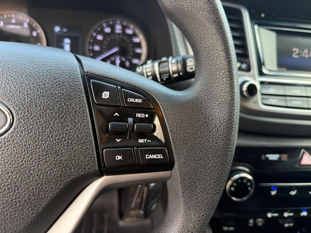 Photo 22 of this Hyundai Tucson