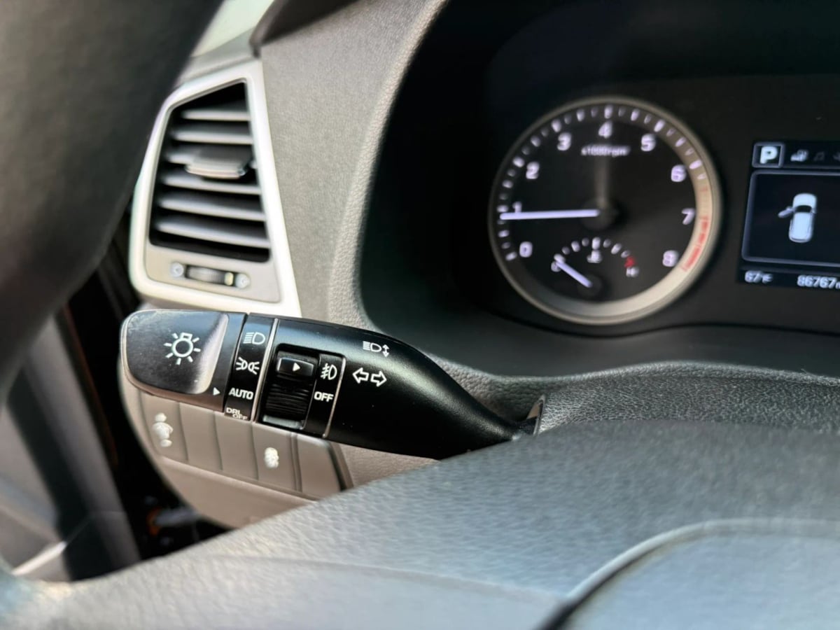 Photo 23 of this Hyundai Tucson