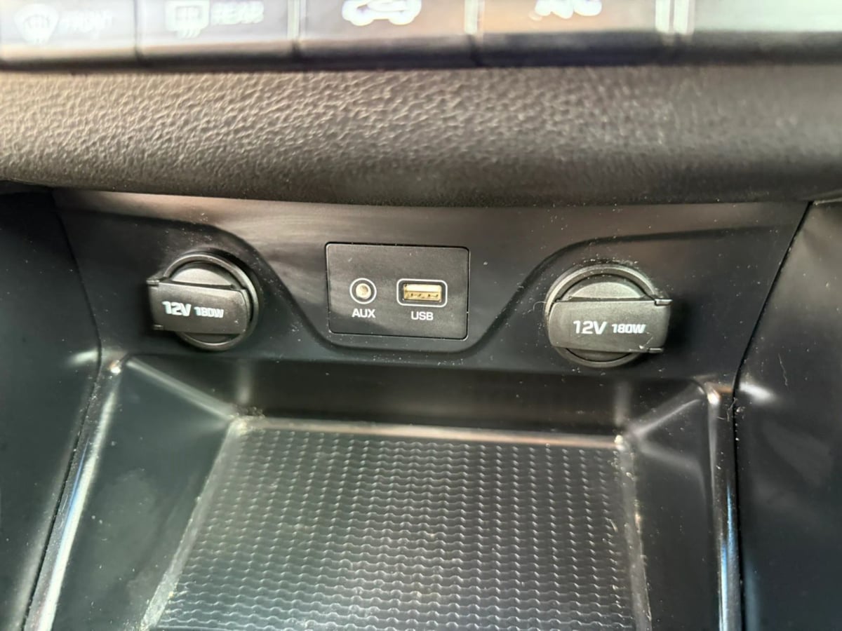 Photo 29 of this Hyundai Tucson