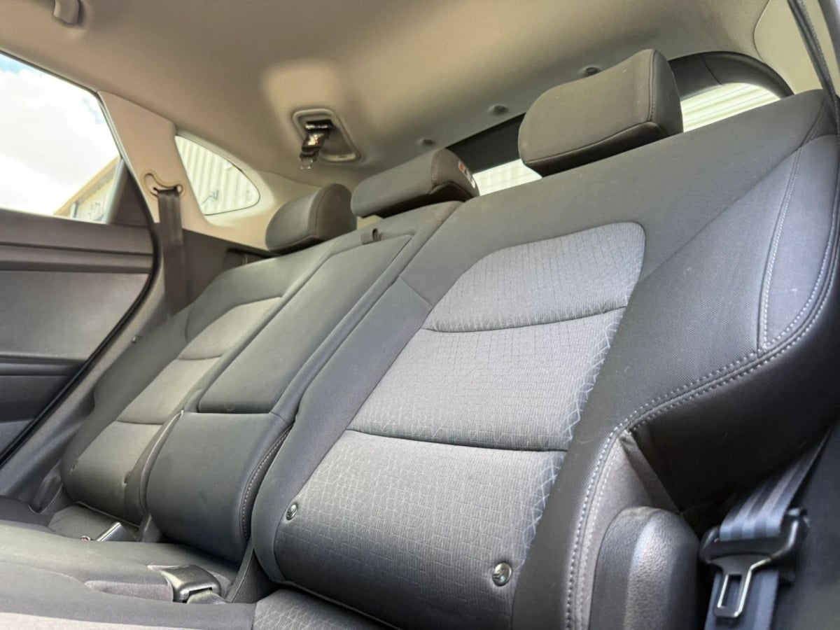 Photo 44 of this Hyundai Tucson