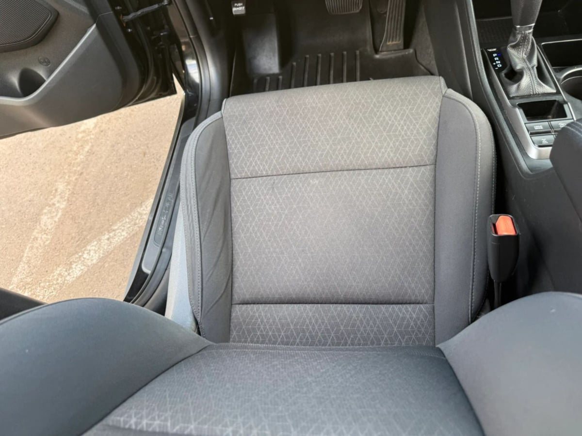 Photo 45 of this Hyundai Tucson