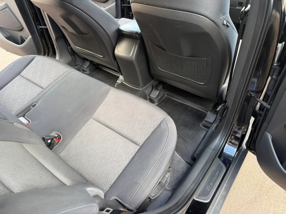 Photo 49 of this Hyundai Tucson