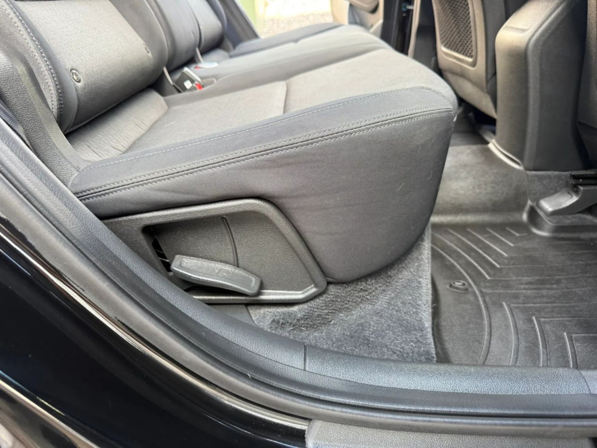 Photo 51 of this Hyundai Tucson