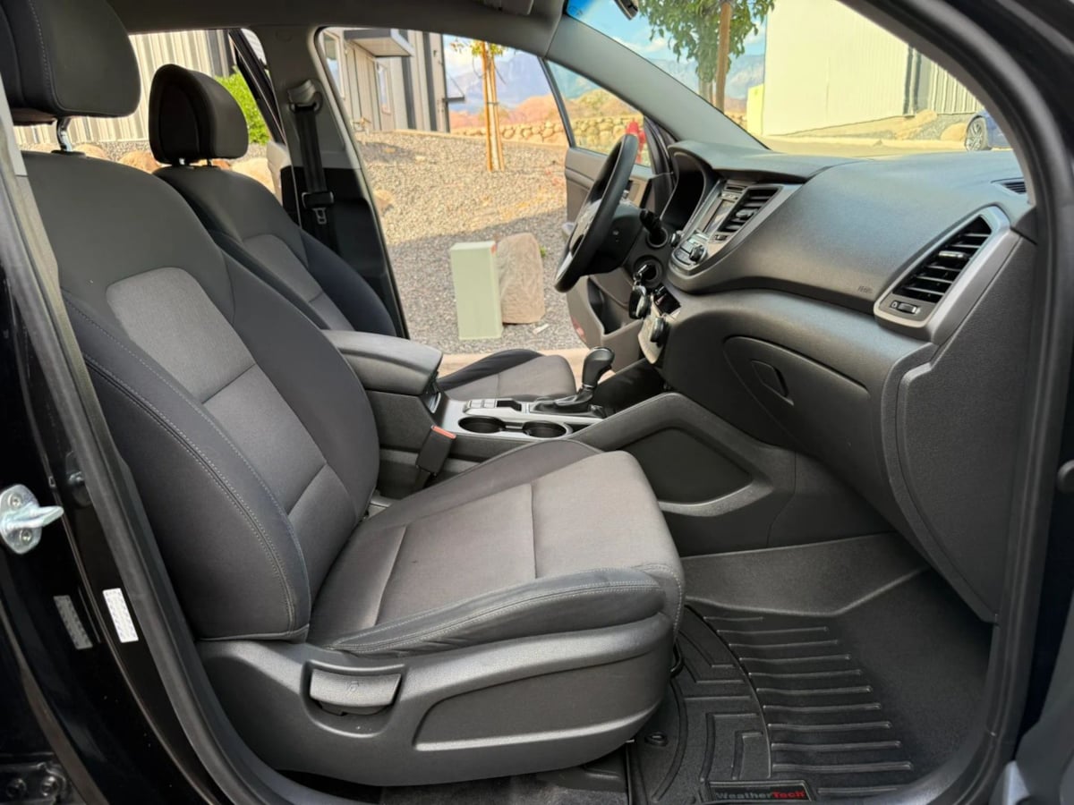 Photo 58 of this Hyundai Tucson