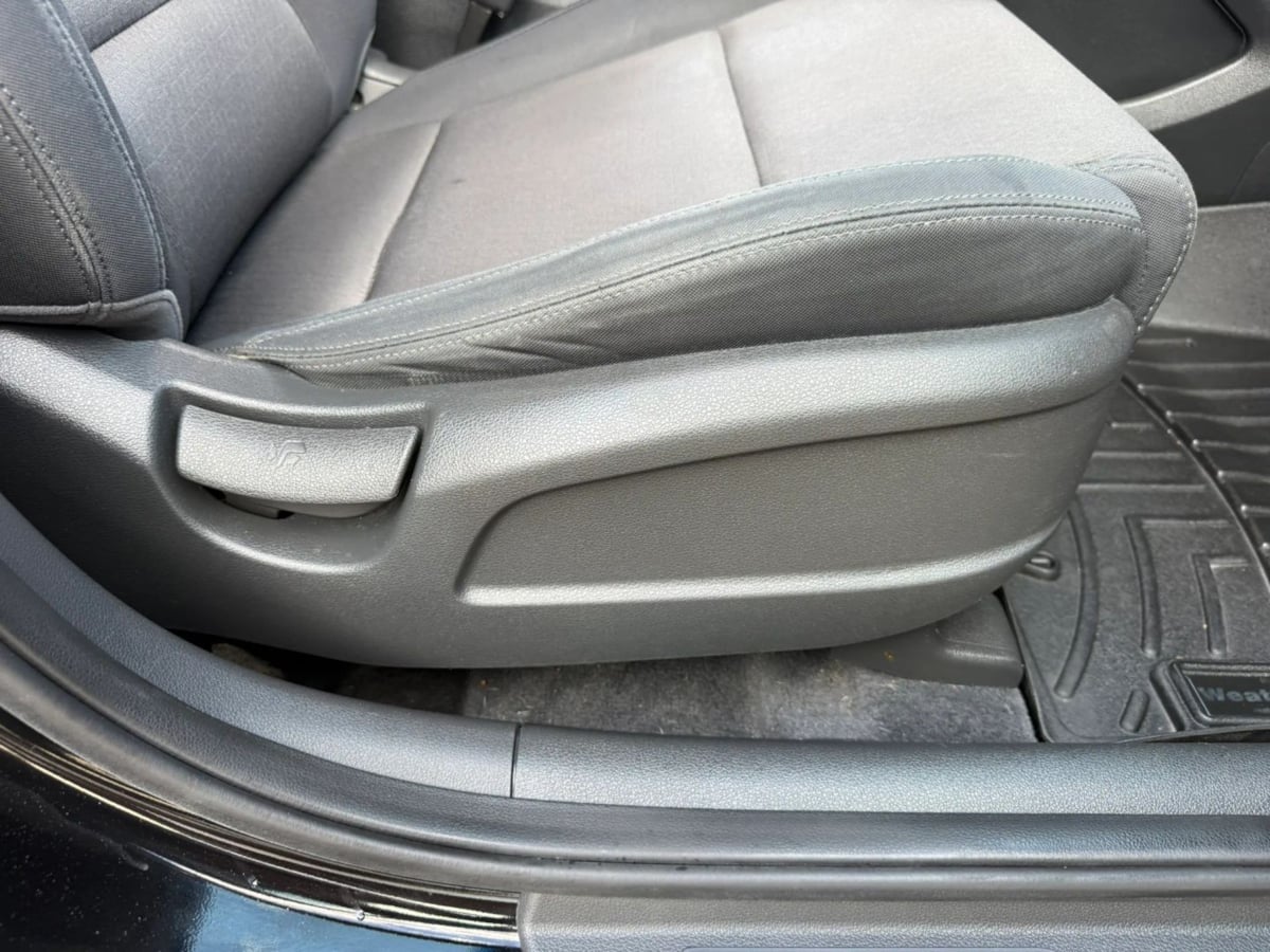 Photo 61 of this Hyundai Tucson