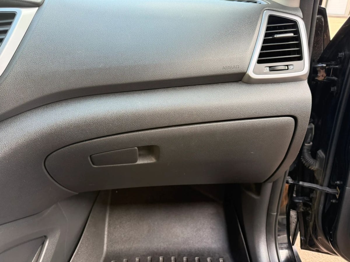 Photo 63 of this Hyundai Tucson