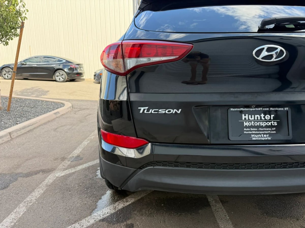 Photo 73 of this Hyundai Tucson