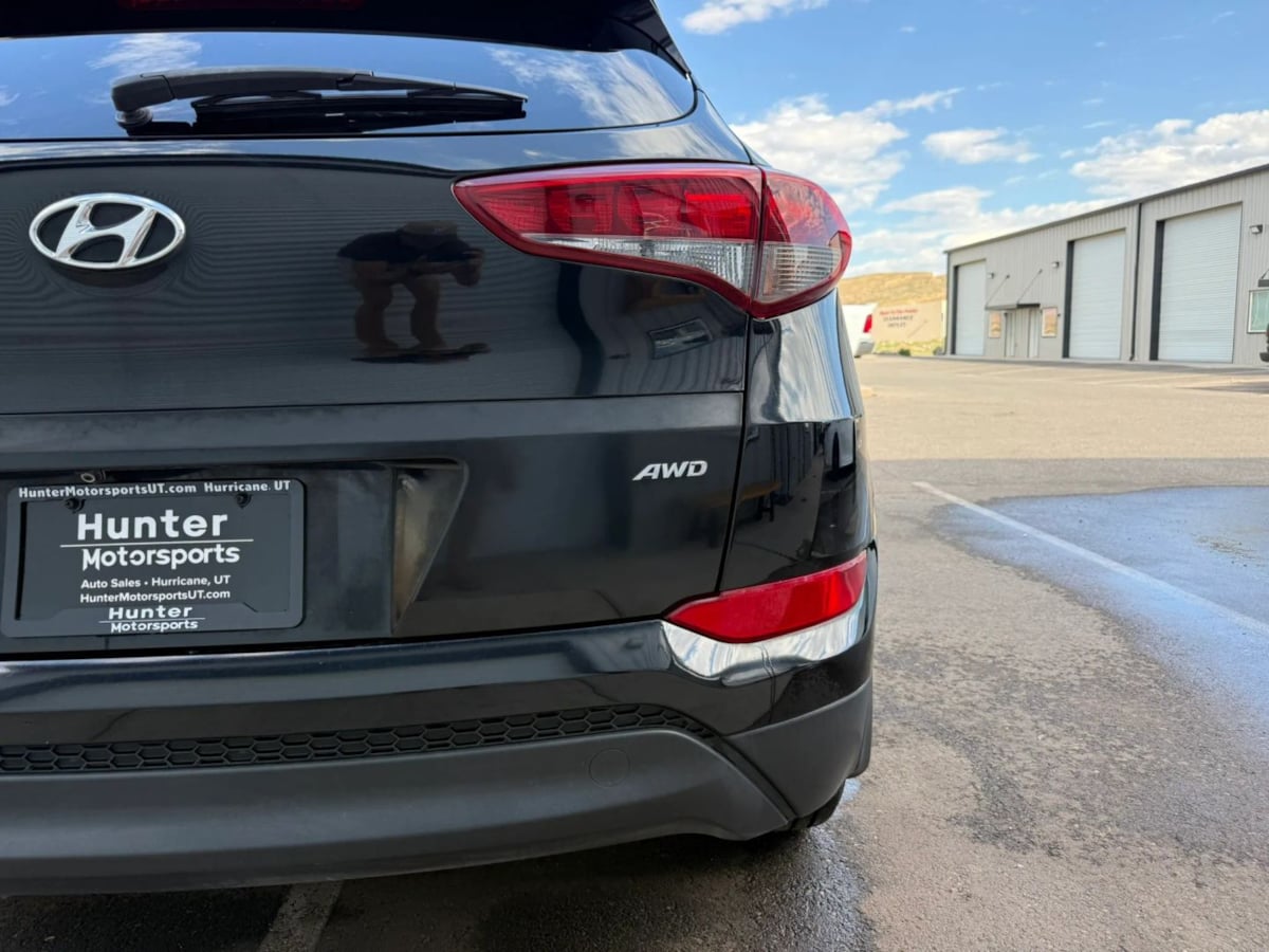 Photo 74 of this Hyundai Tucson