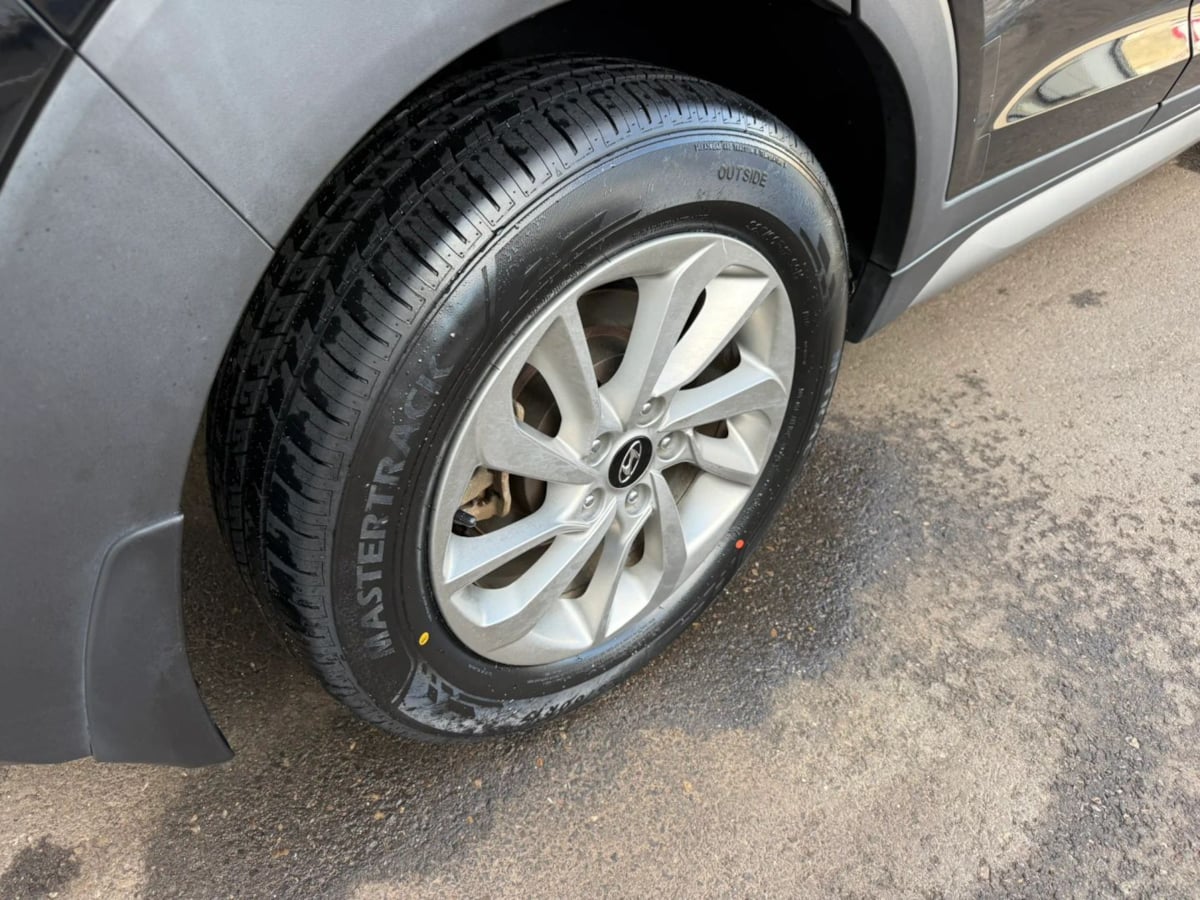 Photo 79 of this Hyundai Tucson