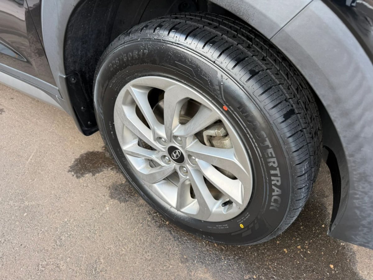 Photo 81 of this Hyundai Tucson