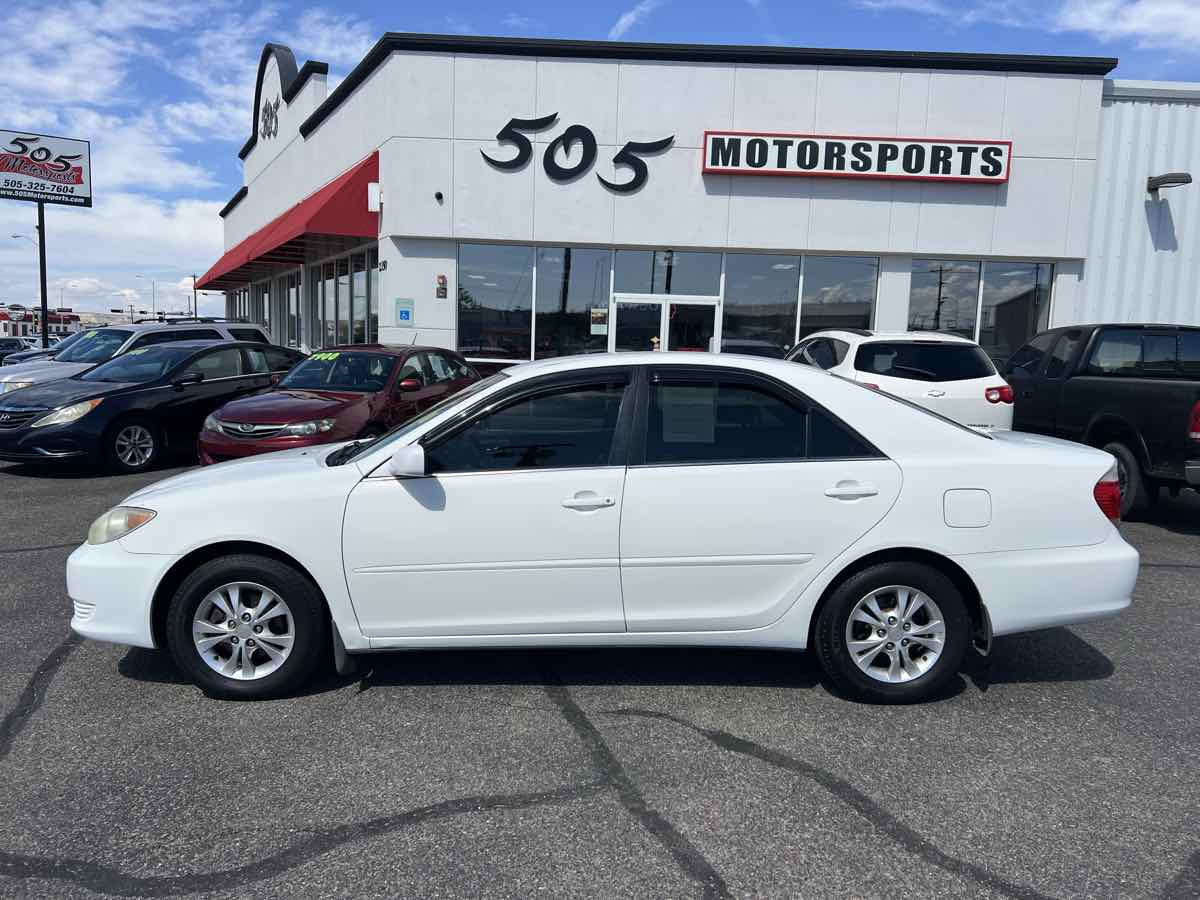 2005 Toyota Camry LE