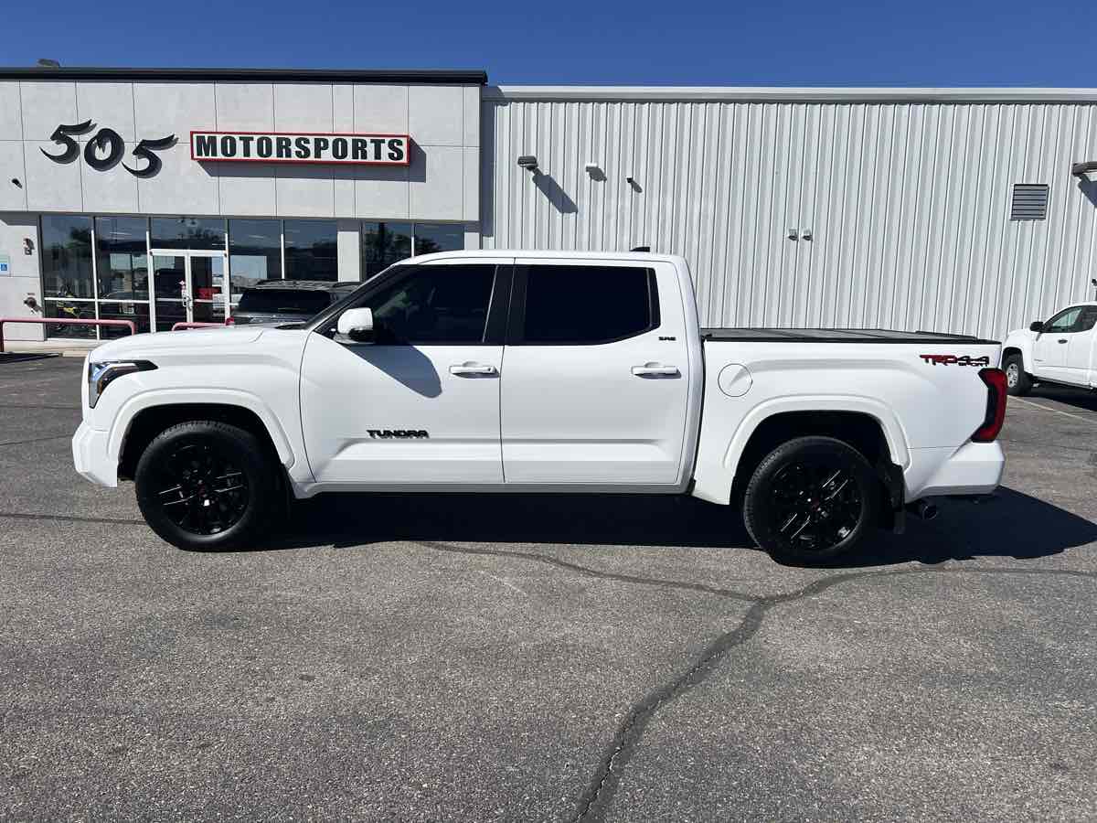 2024 Toyota Tundra 4WD SR5