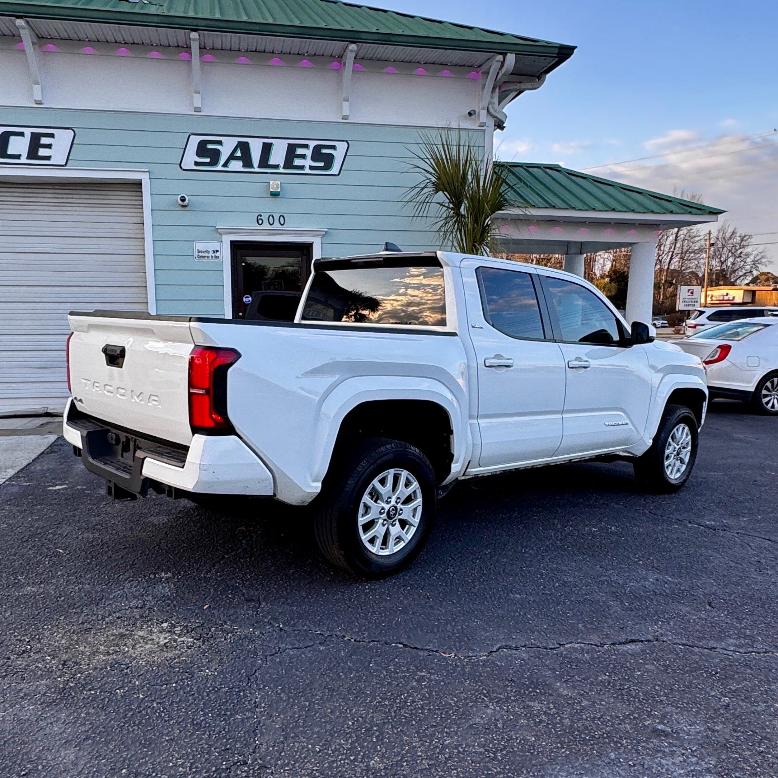 2024 Toyota Tacoma SR5 - Photo 4