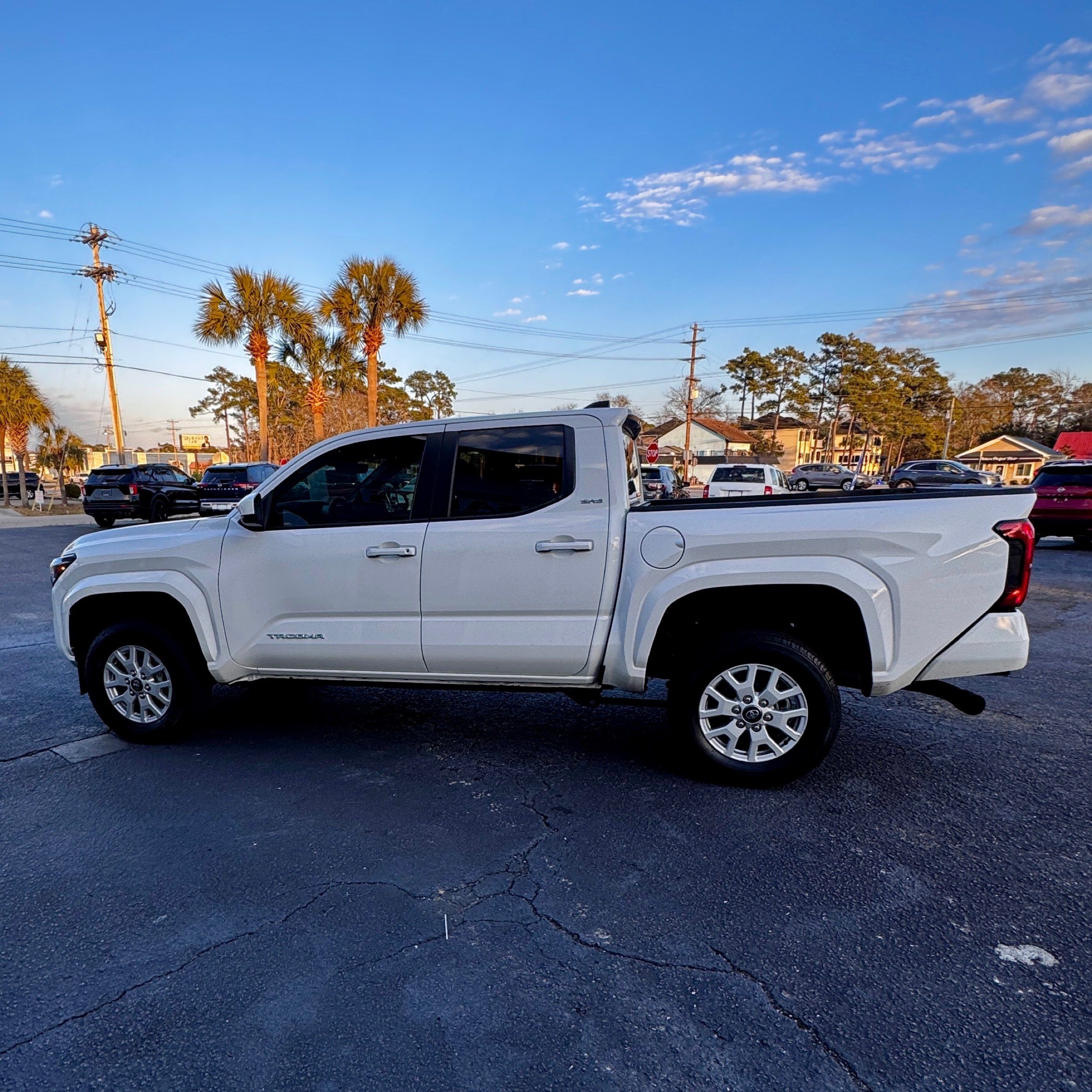 2024 Toyota Tacoma SR5 - Photo 7