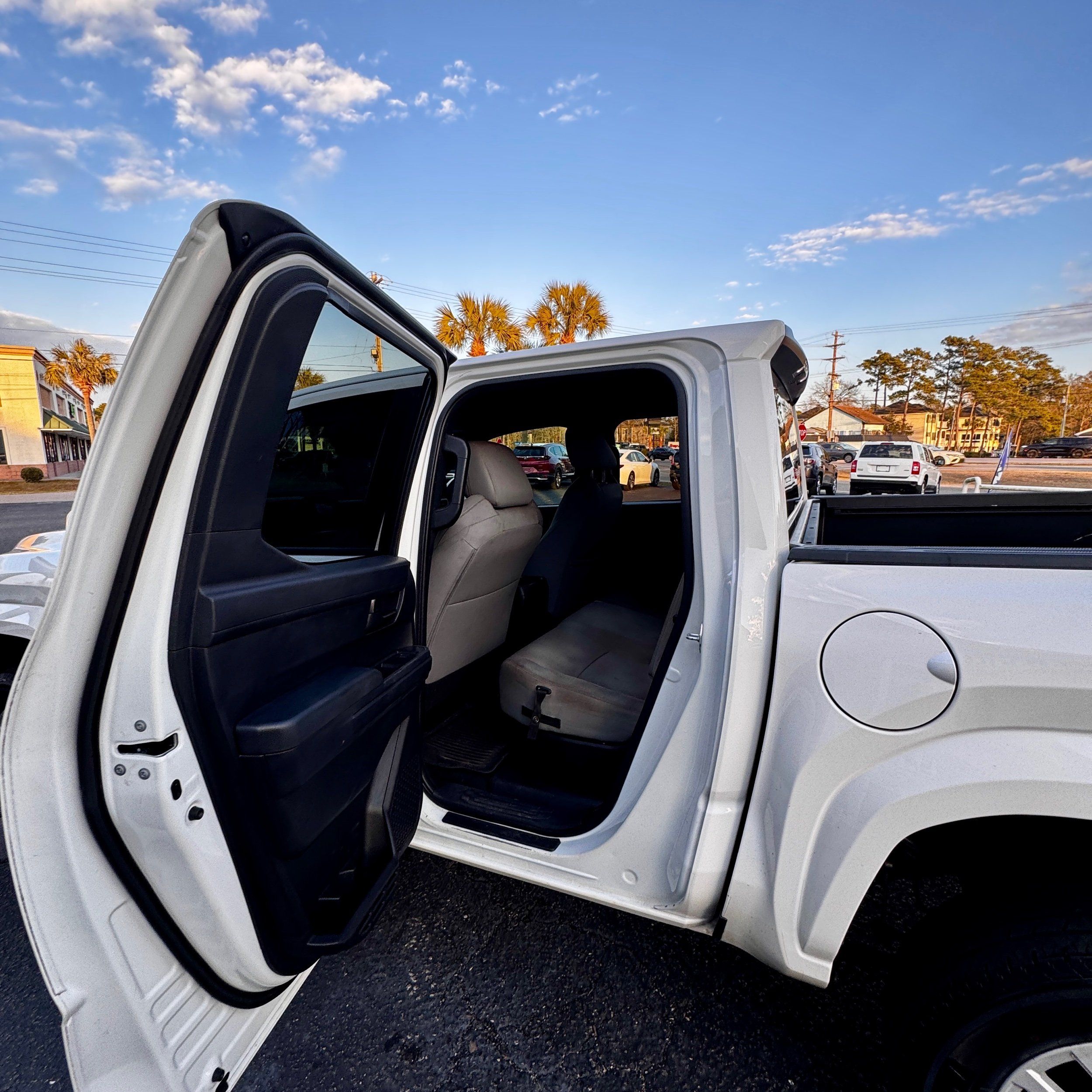 2024 Toyota Tacoma SR5 - Photo 8