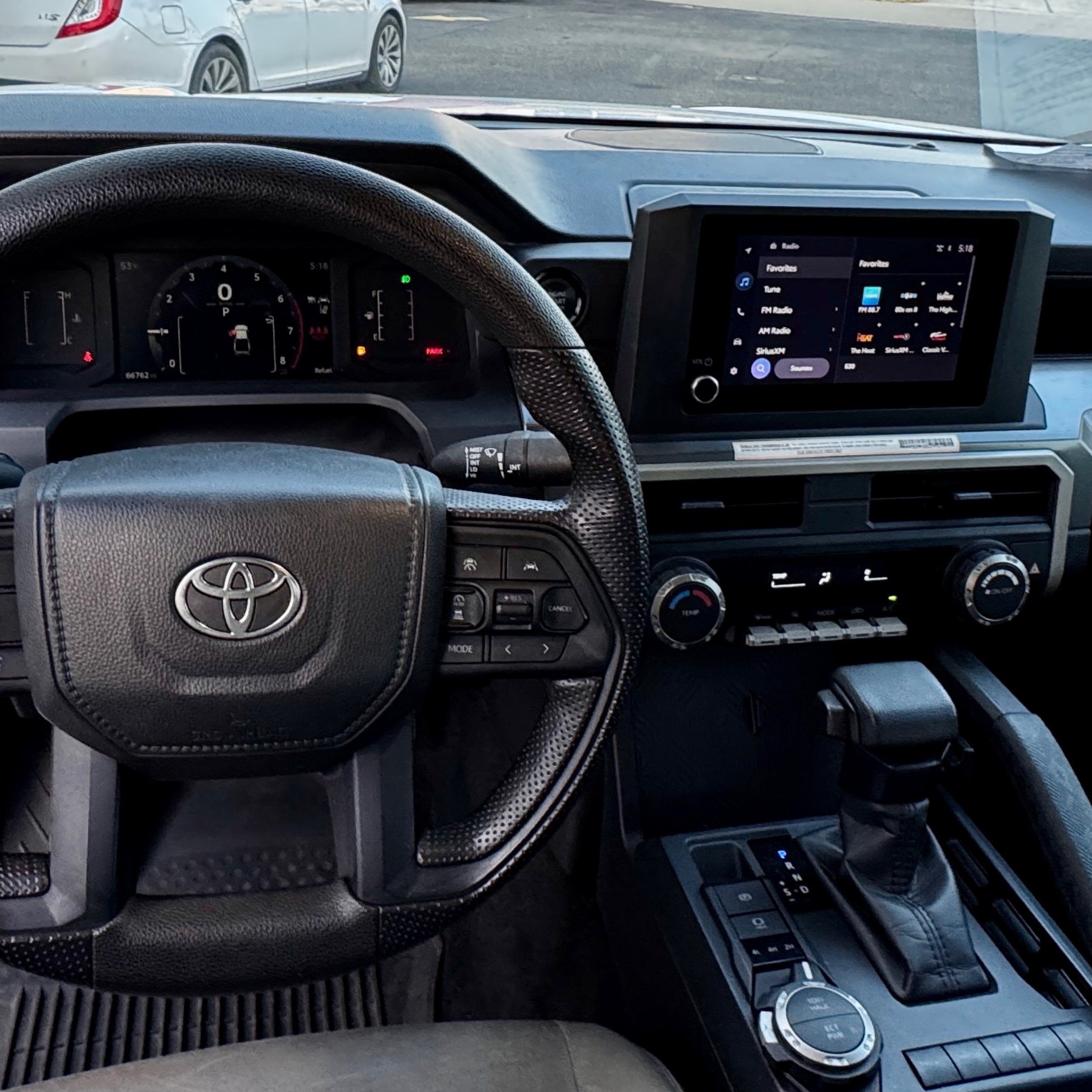 2024 Toyota Tacoma SR5 - Photo 10