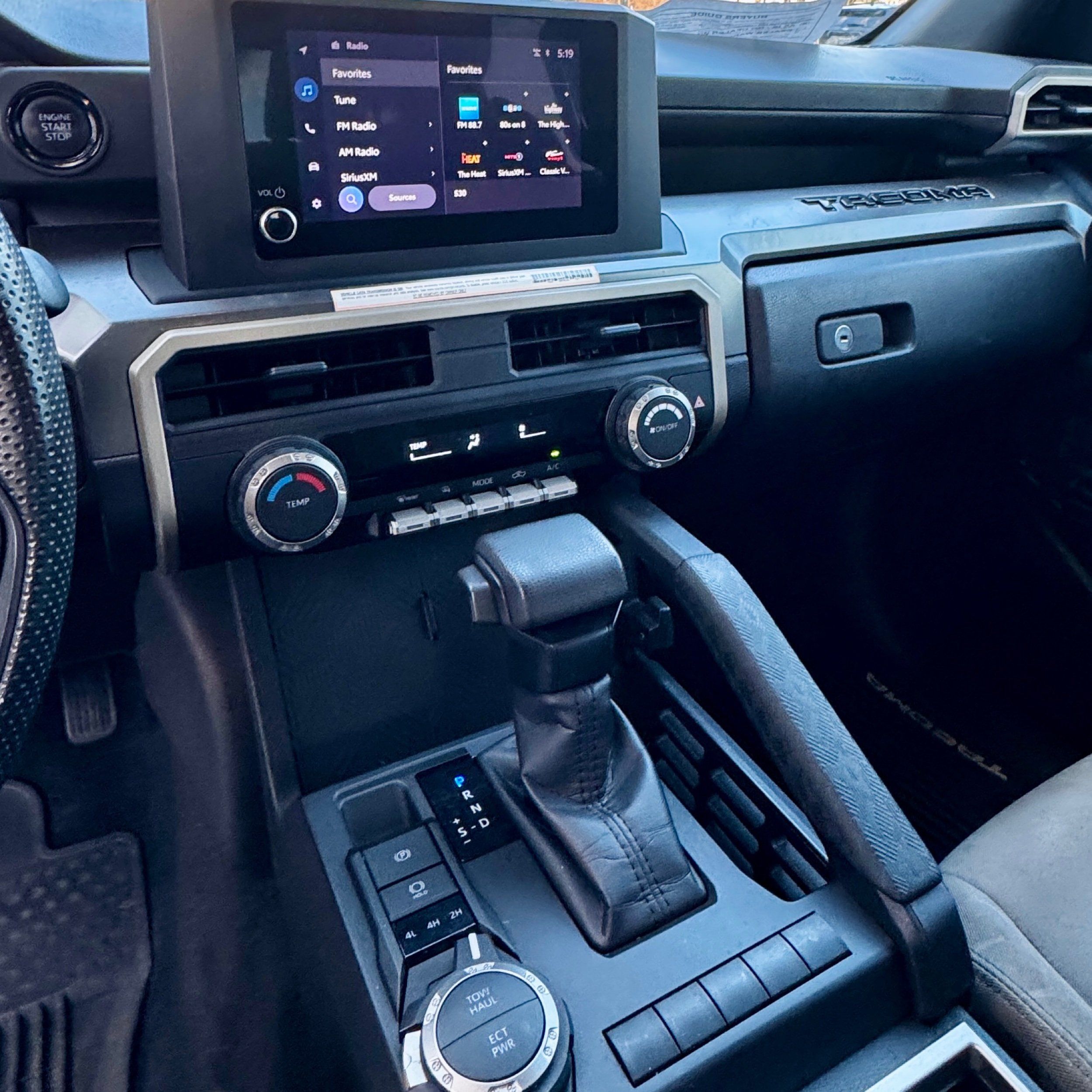 2024 Toyota Tacoma SR5 - Photo 12