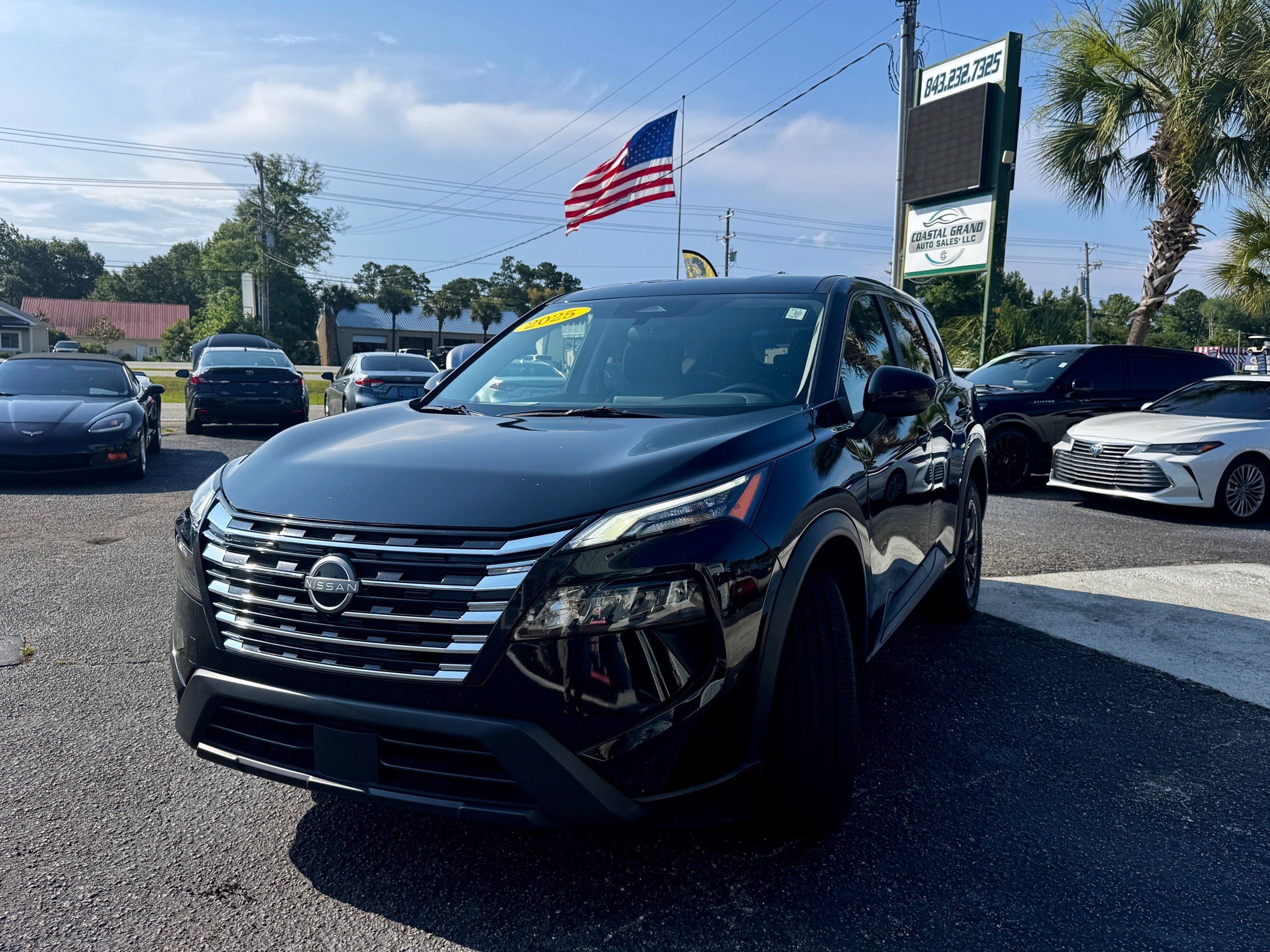 2025 Nissan Rogue SV - Photo 2