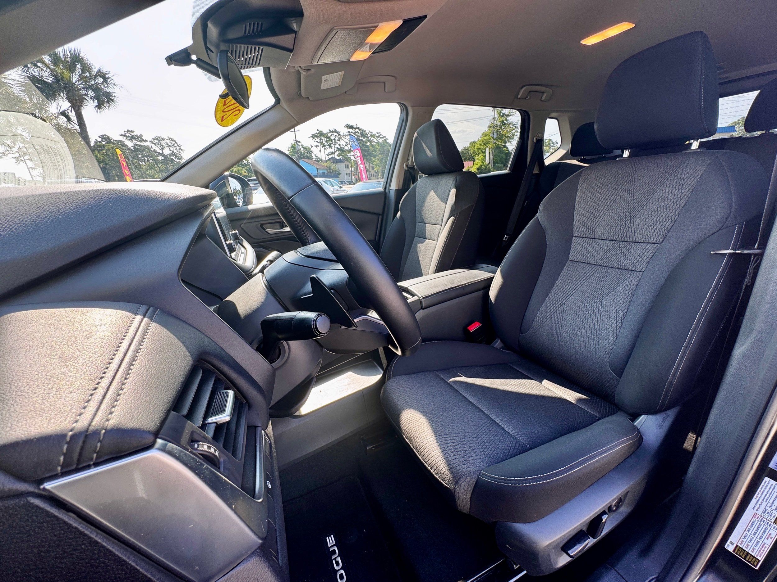 2025 Nissan Rogue SV - Photo 7