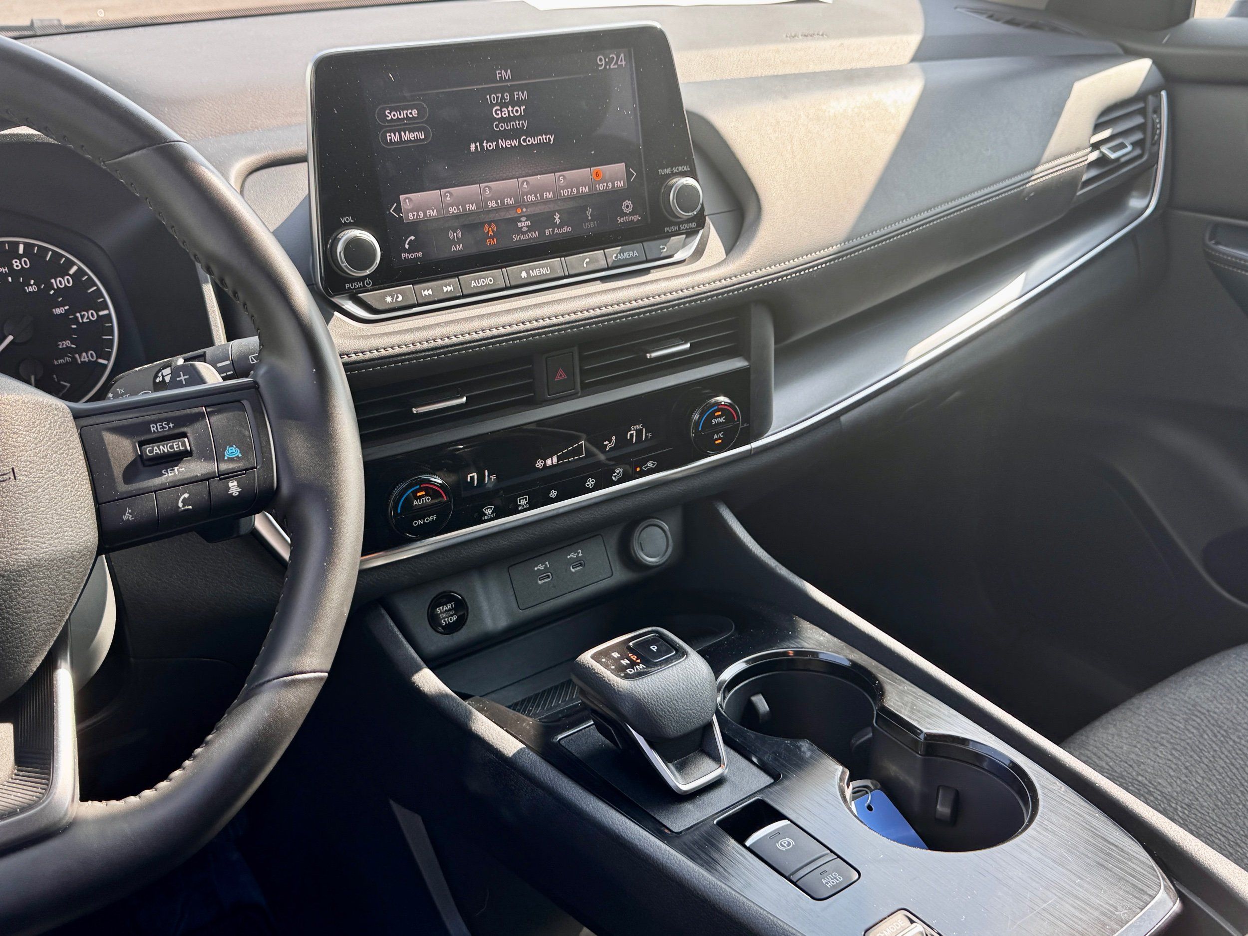 2025 Nissan Rogue SV - Photo 12